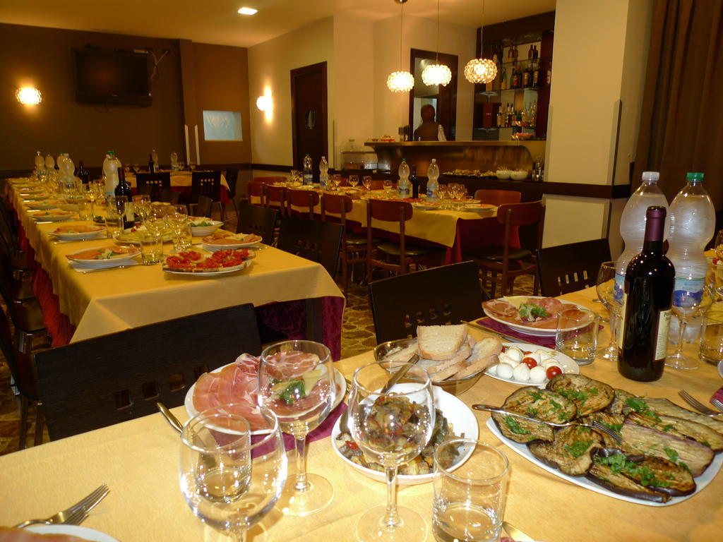 Hotel De Meis Capistrello Экстерьер фото