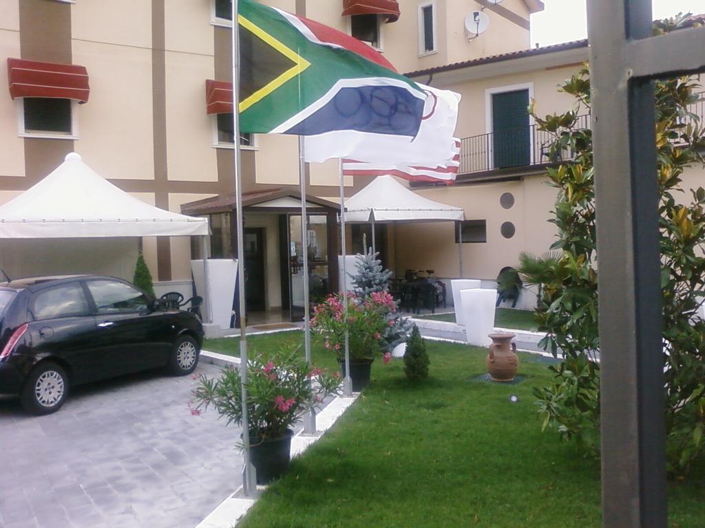 Hotel De Meis Capistrello Экстерьер фото