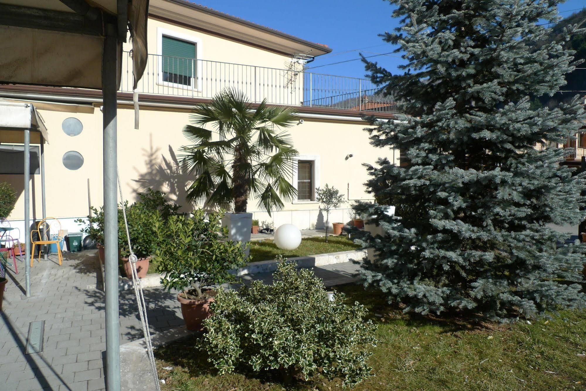 Hotel De Meis Capistrello Экстерьер фото