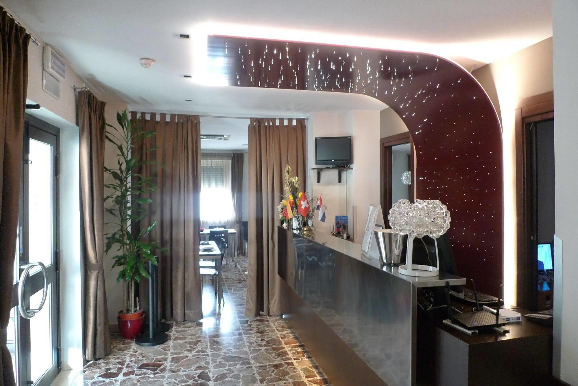 Hotel De Meis Capistrello Экстерьер фото