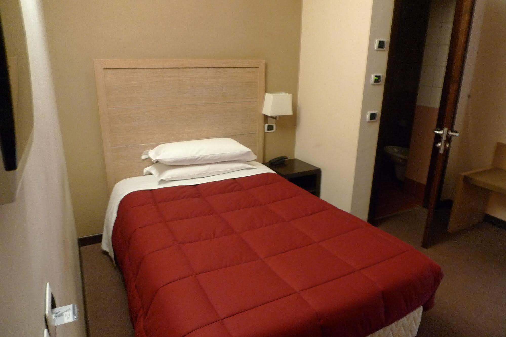 Hotel De Meis Capistrello Экстерьер фото