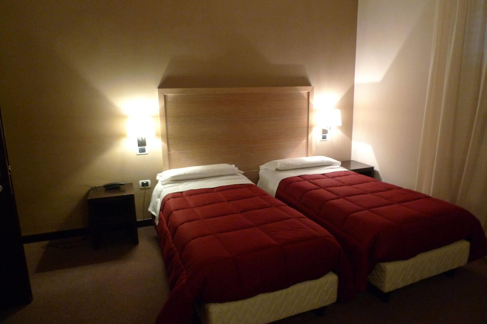 Hotel De Meis Capistrello Экстерьер фото